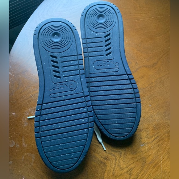 One concept sneakers with box - Picture 8 of 8